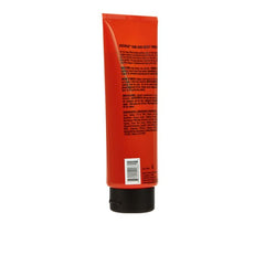 Woody’s Just4Play Hair and Body Wash side view highlights formula details for an energizing and hydrating shower experience.